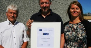 Members of the NCE Subsea team with the Gold Label certificate. From the left Senior Subsea Innovator Tom Eriksen, CEO Trond Olsen and Branding Manager Heidi Skålevik.