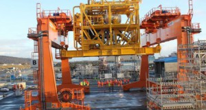 The compressor was supplied by Aker Solutions. It was set in a frame in Egersund before it came to Kårstø and was hoisted into place in the test pool on Tuesday (photo Statoil).
