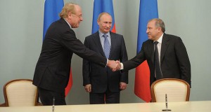 Eni, Rosneft CEOs Discuss Progress of Joint Projects Offshore Russia