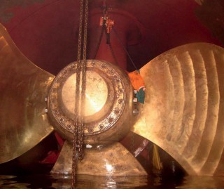 Hydrex Carries Out Bow Thruster Blade Replacement in Rotterdam
