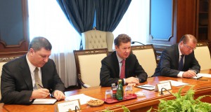 Alexey Miller Holds Working Meeting with Vietnamese Ambassador to Russia