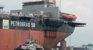 P-58 and P-61 TAD Move to Their Locations in Parque das Baleias and Papa Terra