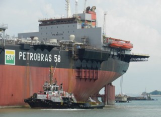 P-58 and P-61 TAD Move to Their Locations in Parque das Baleias and Papa Terra