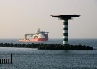 Polar Onyx OCV Arrives at Rotterdam for Final Outfitting
