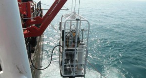 divers to search for unexploded ordnance on sunken Iraqi oil tanker
