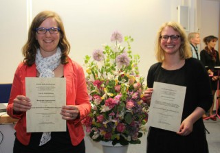 Award winners Dr. Kathrin Wuttig ( l) and Sarah Schnurr