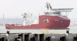 Ocean Shield Arrives at Geraldton to Collect Spare Parts for Bluefin-21 AUV