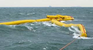 MCA Tests Oil Spill Clean Up Tech in Belfast (UK)
