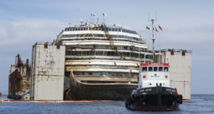 Update Costa Concordia Begins Navigation Towards Genoa