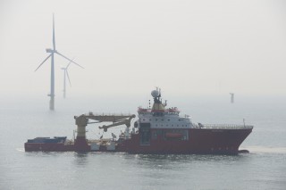 Polar King Working on Gwynt y Môr