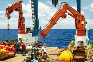 Deploying-a-mooring-as-part-of-the-RAPID-array-web