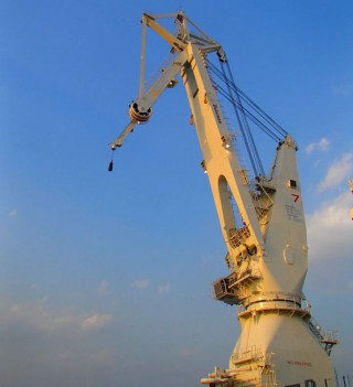 Huisman Begins Factory Acceptance Testing of Hybrid Boom Crane