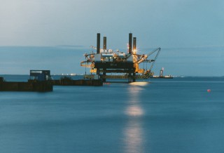Fugro GeoServices works worldwide undertaking site investigation and marine construction support projects in challenging conditions.  lr